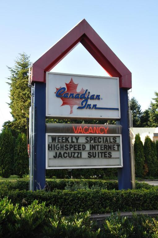 Canadian Inn Съри Екстериор снимка
